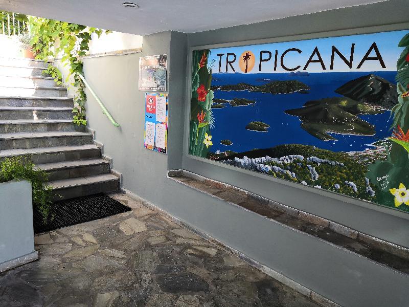נידרי Tropicana Inn מראה חיצוני תמונה